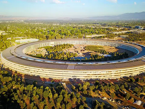 Sau tập đoàn dầu mỏ Saudi Aramco của Saudi Arabia, tập đoàn Apple trở thành công ty thứ 2 trên thế giới có vốn hóa hơn 2.000 tỷ USD